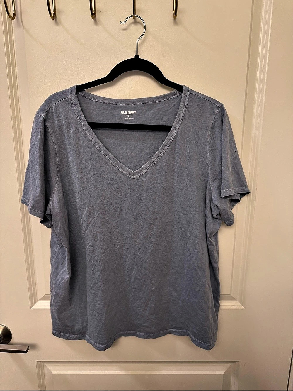 Old Navy EveryWear V-Neck T-Shirt Gray Short Sleeve Tee